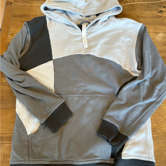 Woman’s Lululemon Hoodie - Picture 1 of 4